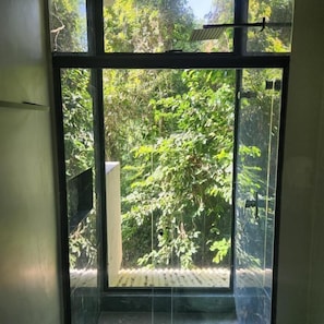 Habitación Deluxe doble, balcón, vistas al jardín | Interior