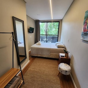 ห้องดับเบิล, ระเบียง, วิวสวน | ห้องพักตกแต่งอย่างมีเอกลักษณ์, ตกแต่งพิเศษโดยเฉพาะ, ห้องเก็บเสียง