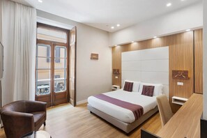1 bedroom, WiFi, bed sheets - Room 'Camera Matrimoniale Standard' with Wi-Fi and Air Conditioning (Napoli)