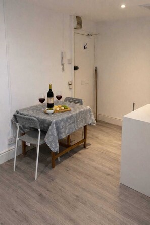 Dining - Well-Located 1-Bed Flat – Montpelier, Bristol (Bristol City)