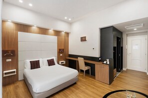 Room - Room 'Camera Tripla Superior' with Balcony, Wi-Fi and Air Conditioning (Napoli)