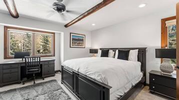 3 bedrooms, desk, WiFi, bed sheets