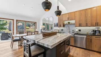 Microwave, oven, stovetop, dishwasher