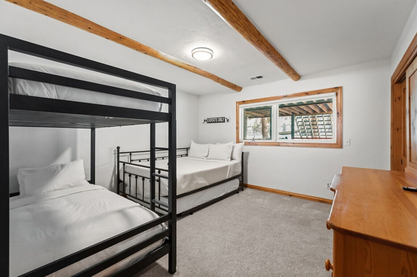 3 habitaciones, escritorio, wifi y ropa de cama 