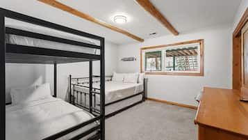 3 habitaciones, escritorio, wifi y ropa de cama
