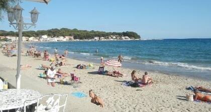 Pretty villa with swimming pool 10 minutes from the sandy beaches for 6 people