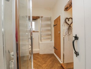Shower - High Ickenthwaite Farmhouse (Ulverston)