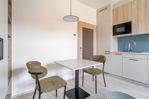 Dining - Blueground | Nusle, city view, nr Vysehrad (PRG-69) (Prague)