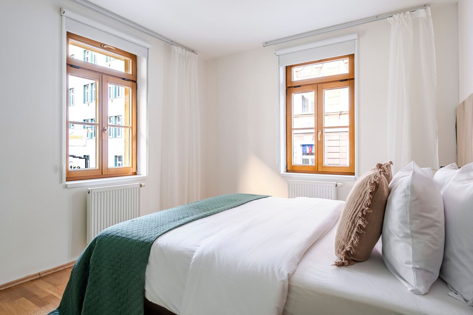 Iron/ironing board, free WiFi, bed sheets