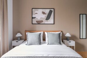 1 slaapkamer, een strijkplank/strijkijzer, gratis wifi, beddengoed