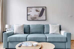 TV - Blueground | Karlín, view, nr Vltava River (PRG-87) (Prague)