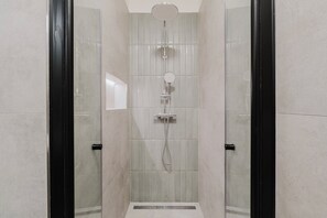 Bathroom - Blueground | Karlín, view, nr Vltava River (PRG-87) (Prague)