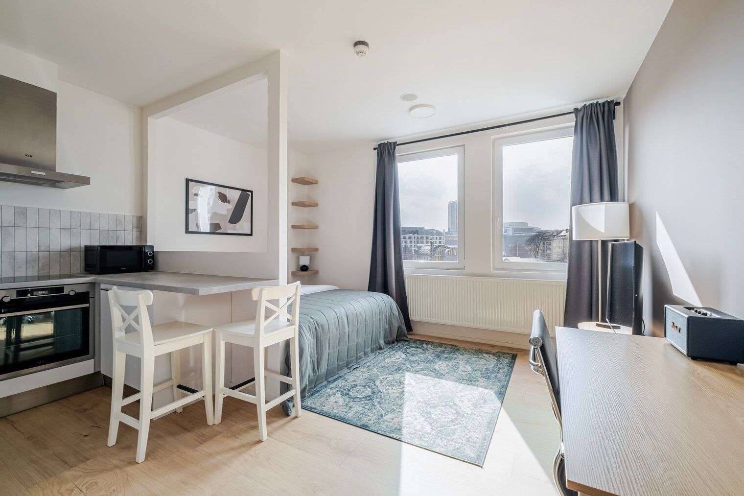 Iron/ironing board, free WiFi, bed sheets