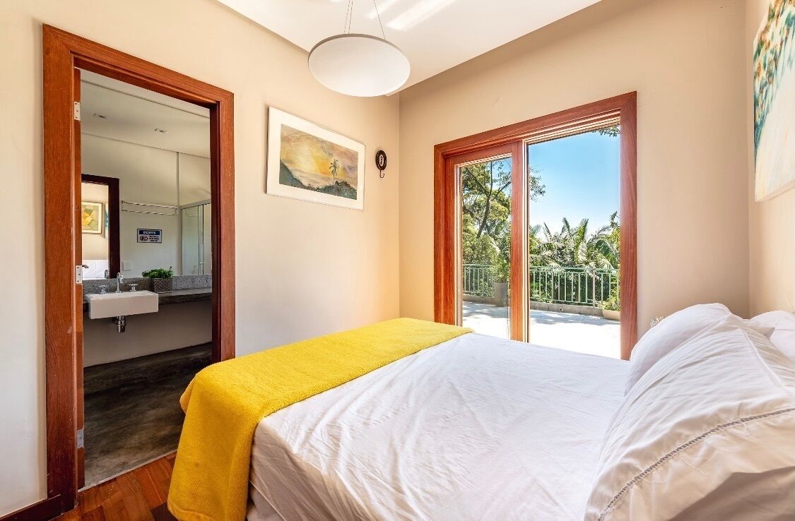 4 quartos, ferros/tábuas de passar roupa, Wi-Fi, roupa de cama