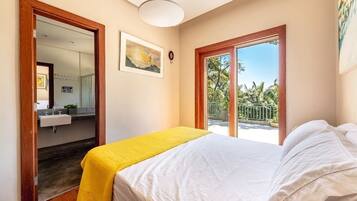 4 quartos, ferros/tábuas de passar roupa, Wi-Fi, roupa de cama
