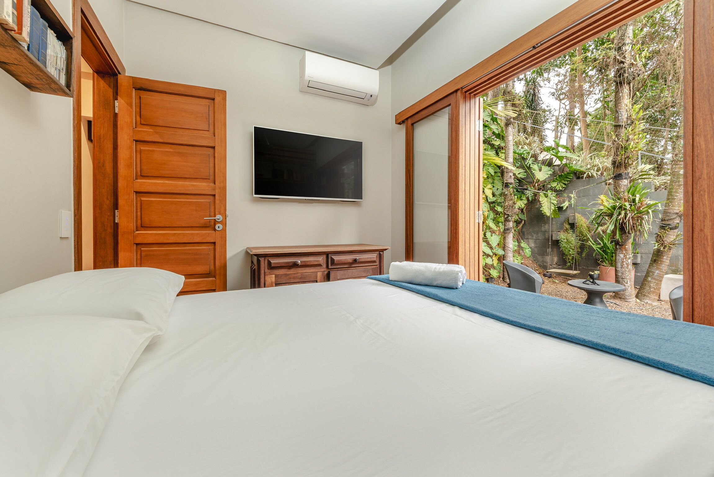 4 quartos, ferros/tábuas de passar roupa, Wi-Fi, roupa de cama