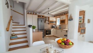 Private kitchen - Mykonos Villa for 8 With Pool (Mykonos)