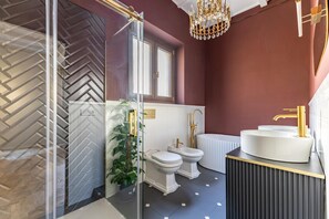 Bathroom - Luxurious, brand new apt Piazza del Popolo 4bedroom and 4bathroom in historic building (Roma)