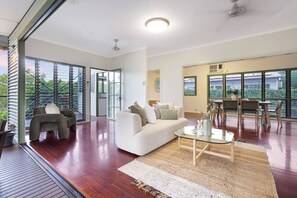 Living area - Tropica Oasis Elevated Seaside Living with Pool (Rapid Creek)