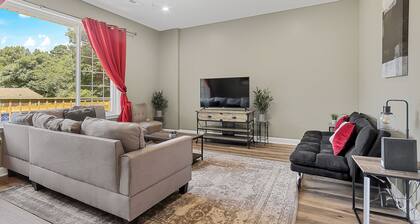 Bethany Grove House A | Roomy Stay, Pool Access