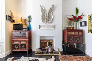 Interior - Charming Garden Flat in North Kensington (London)