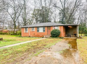 Exterior - The Boswell Garden House | Spacious Stay w/ Yard (Huntsville)