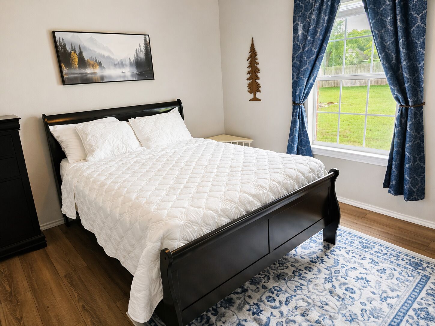 3 bedrooms, iron/ironing board, WiFi, bed sheets