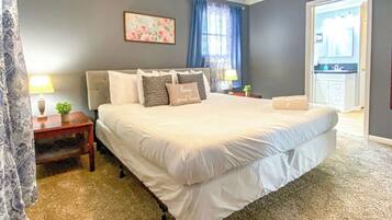 4 bedrooms, desk, iron/ironing board, free WiFi
