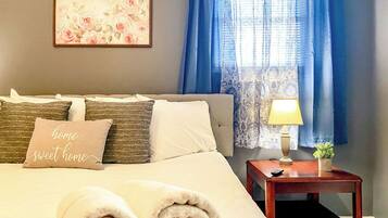 4 slaapkamers, een bureau, een strijkplank/strijkijzer, gratis wifi