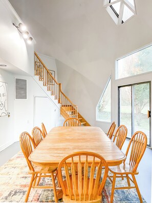 Dining - Dome House on Bell | Group Stay Near Research Park (Huntsville)