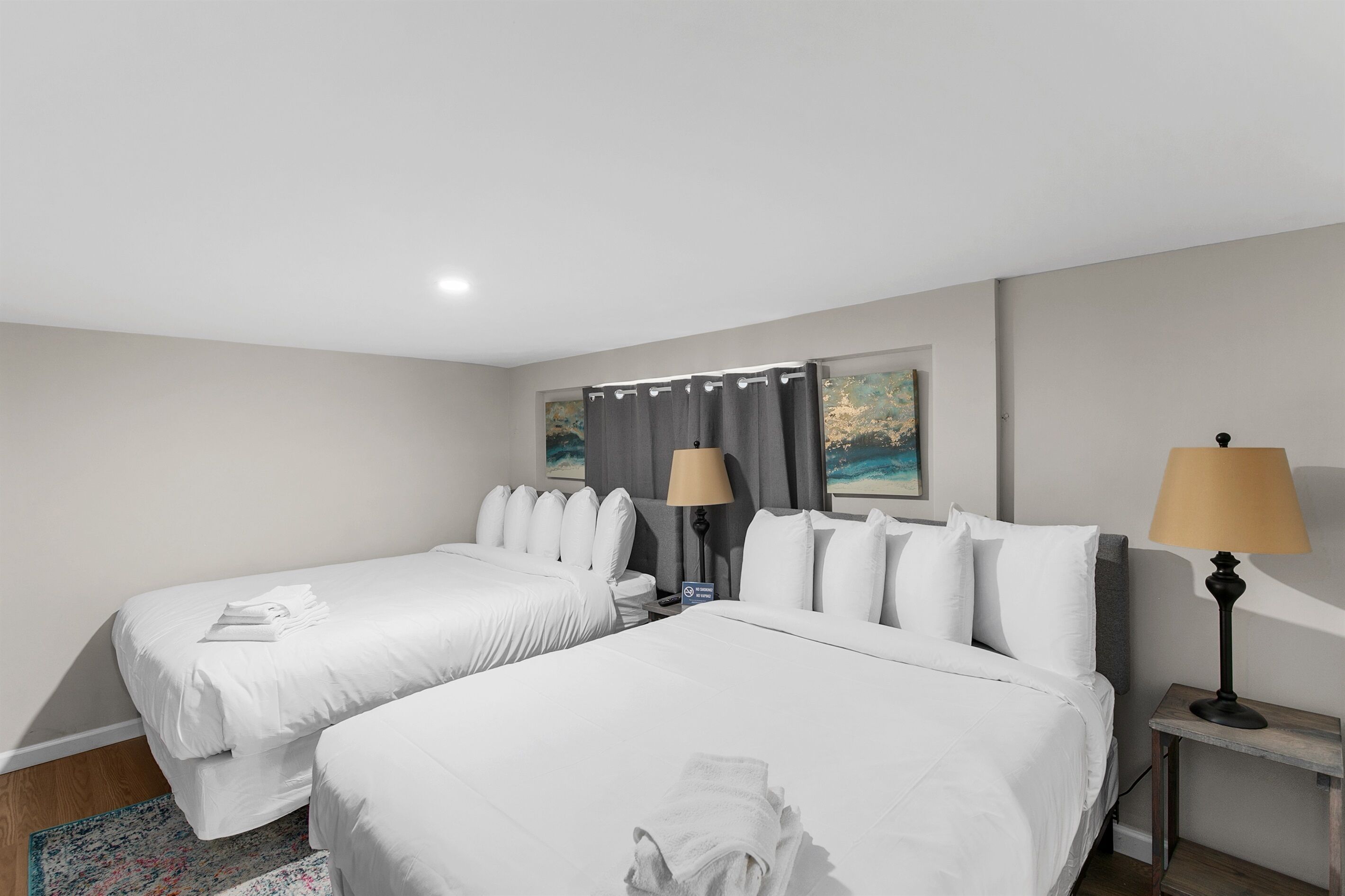 1 habitación, tabla de planchar con plancha, wifi gratis y ropa de cama 