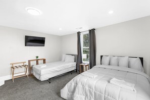 5 Schlafzimmer, Schreibtisch, Bügeleisen/Bügelbrett, kostenloses WLAN