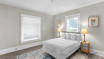 5 bedrooms, iron/ironing board, free WiFi, bed sheets