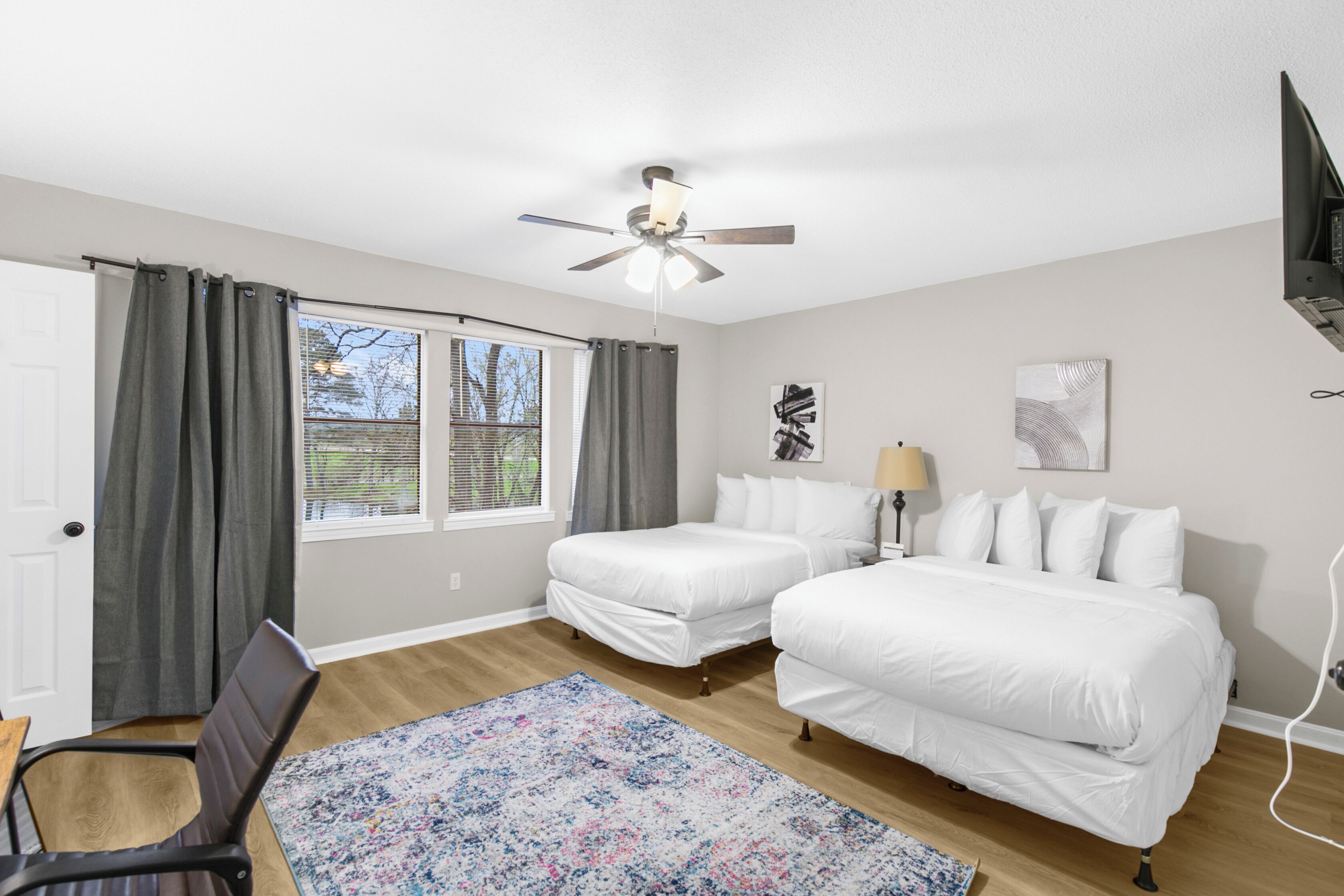 5 bedrooms, desk, iron/ironing board, free WiFi