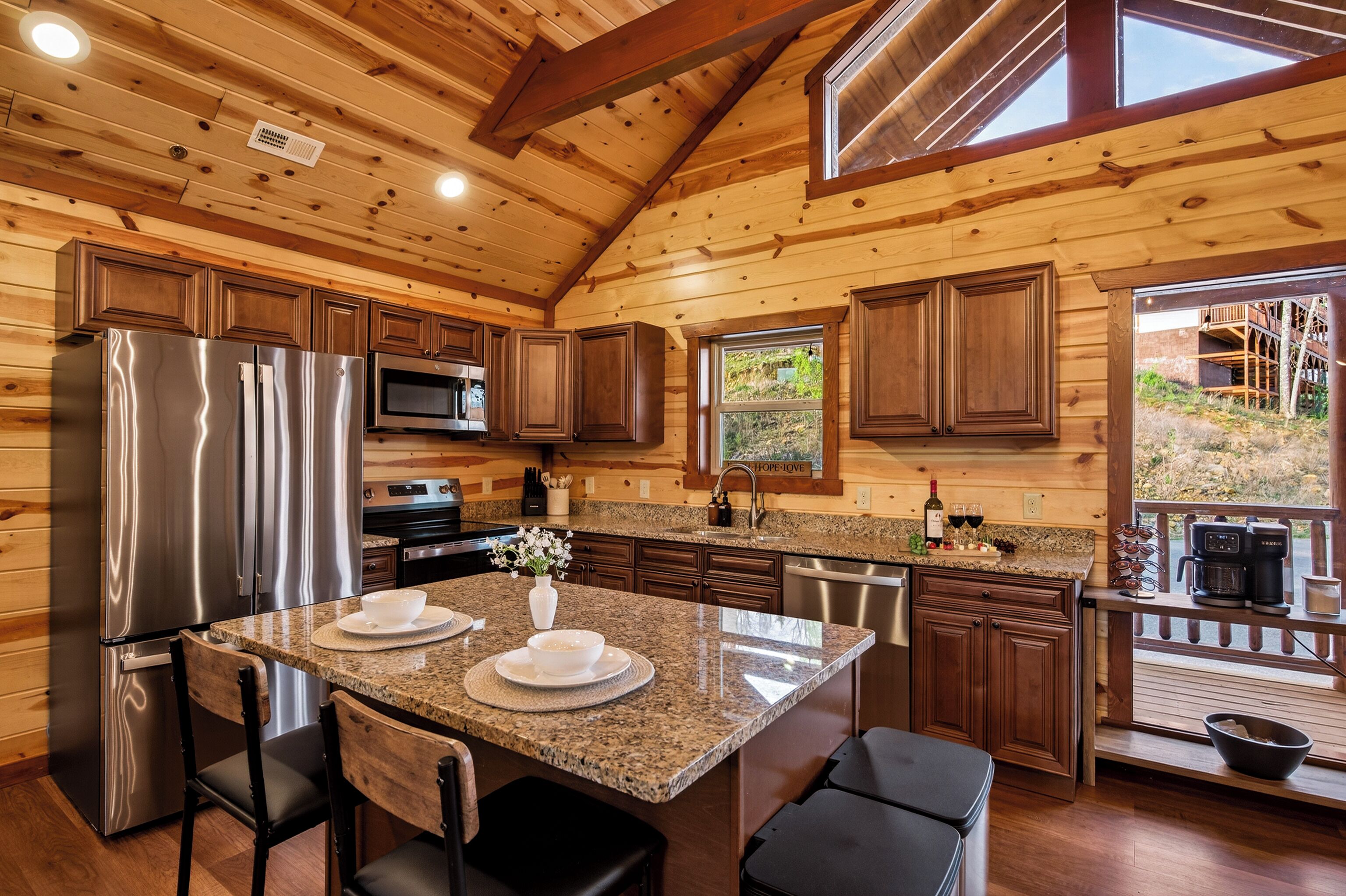 Superior Cabin, Mountain View | Private kitchen | Full-size fridge, microwave, oven, stovetop