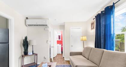 Norwood Seven Flat No. 1 - King Bed/WiFi/Cozy