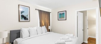 Norwood Seven Flat No. 1 - King Bed/WiFi/Cozy
