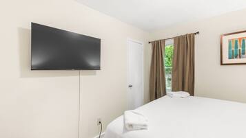 1 bedroom, desk, iron/ironing board, free WiFi