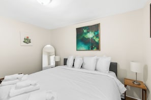 1 bedroom, iron/ironing board, free WiFi, bed sheets - Norwood Seven Flat No.2- Easy City Access/King Bed (Birmingham)