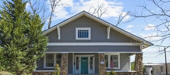Ruffner Retreat House | Fenced Yard & Group Stay
