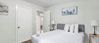The 86th Street Retreat | Patio/King Bed/Groups