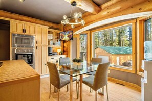 Kitchen & Dining - Moose Mansion + Hot Tub + Gym + Mountain Views (Bragg Creek)