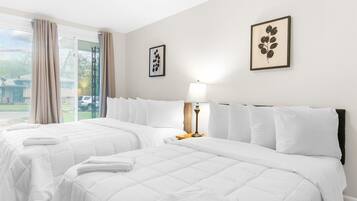 3 slaapkamers, een strijkplank/strijkijzer, gratis wifi, beddengoed