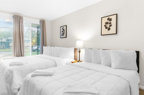 The Garden Park Escape: Pool/Patio/Groups/King Bed