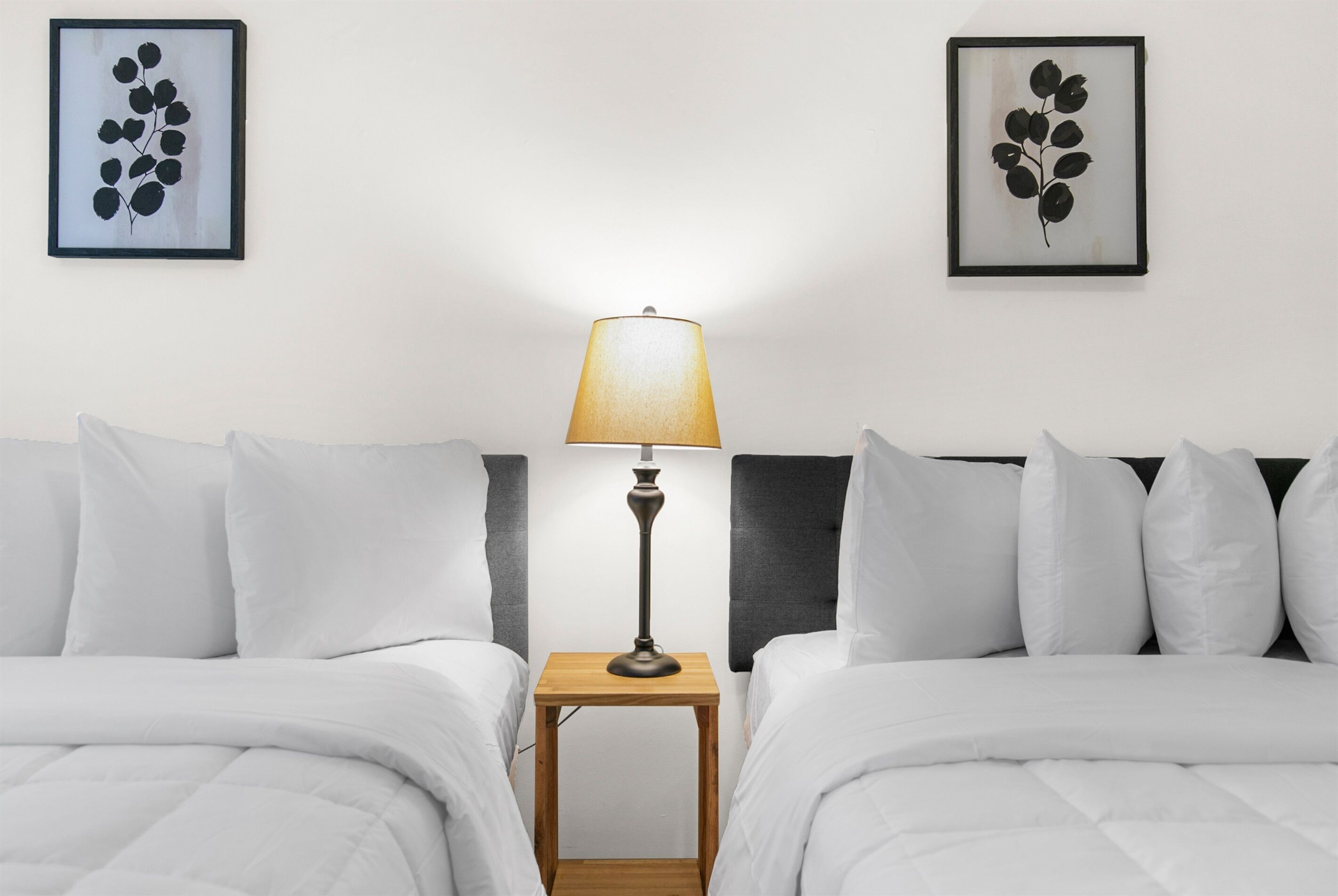 3 slaapkamers, een strijkplank/strijkijzer, gratis wifi, beddengoed