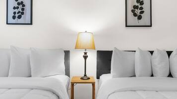 3 slaapkamers, een strijkplank/strijkijzer, gratis wifi, beddengoed