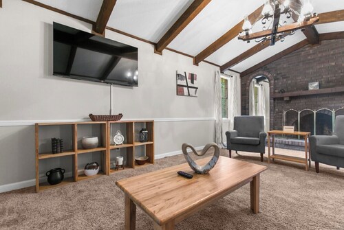 The Poolside Haven | Family/Backyard/Game Room Fun