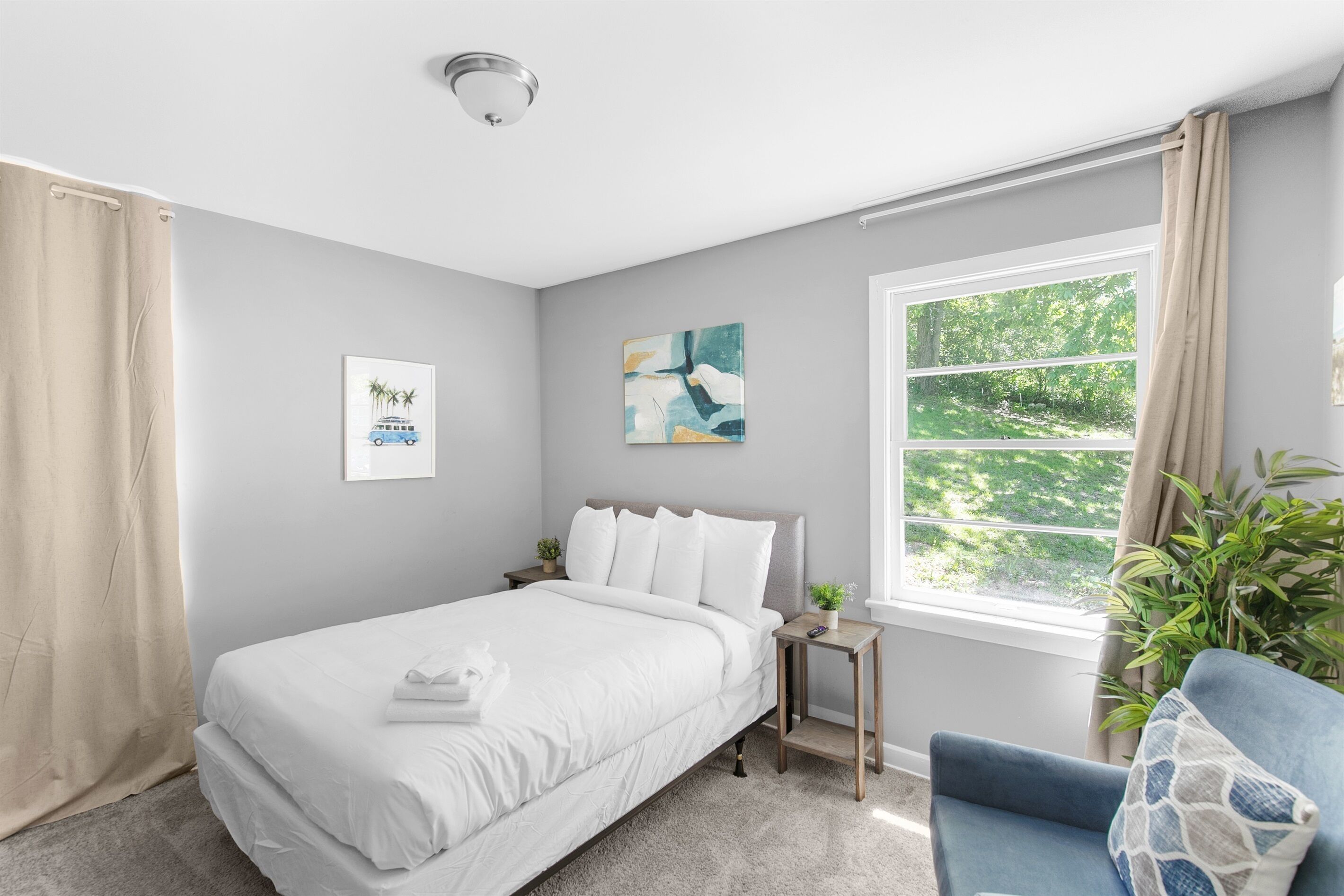 3 bedrooms, desk, iron/ironing board, free WiFi