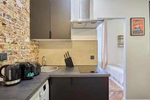 Apartment | Private kitchen - Charming Apartment - Paris Pere Lachaise (Paris)