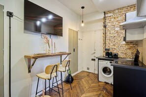 Apartment | Private kitchen - Charming Apartment - Paris Pere Lachaise (Paris)